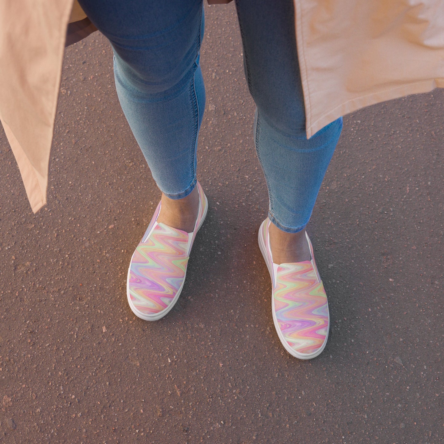 Pastel Star Burst Waves Women’s slip-on canvas shoes